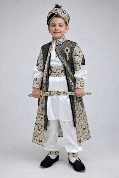 Rüyam Çocuk Giyim Sİyah Kadifeli Brokar Kumaşlı Broşlu Kaftan Sünnet Kıyafeti