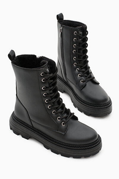 Tonny Black Γυναικείες μαύρες μπότες με άνετη εφαρμογή με κορδόνια