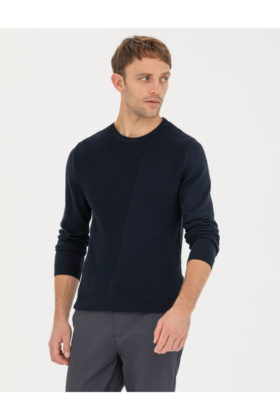 Pierre Cardin سترة تريكو برقبة دائرية وقصة ضيقة باللون الأزرق الداكن 50281823...