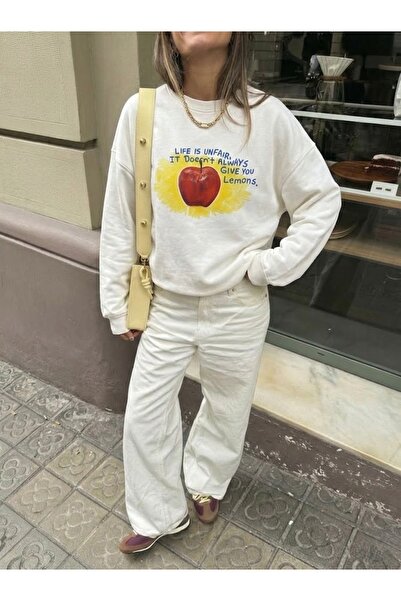 Disante Hanorac oversize pentru femei cu imprimeu LIFE IS UNFAIR – Gât cu gât...