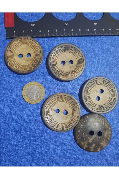 Beyna DOĞAL AHSAP TAHTA 4,5 CM LAZER ÇİZİMLİ KOKONAT DÜĞME 1 PAKET 10 ADET