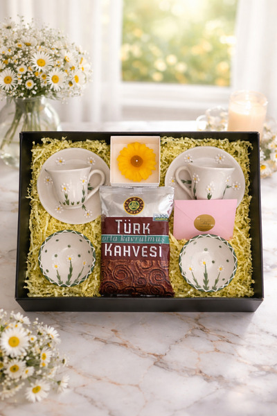 2 Adet Fincan Bardak - 2 Adet Fincan Tabağı - 2 Adet Lokumluk - Papatya Mum - Kahve - Notunuz