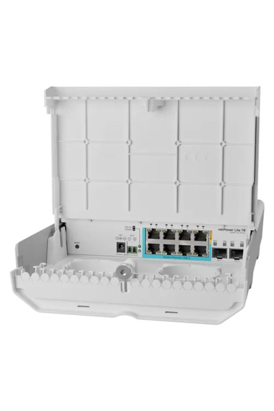 MIKROTIK Switch inteligent de exterior, 8 x Gigabit (7 intrări PoE), 2 x SFP+...