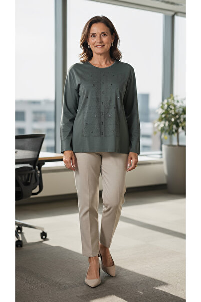 Trikolay بلوزة نسائية كبيرة الحجم من القطن الممشط مع تفاصيل حجرية على الأكمام