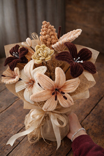 Sevgi burada Hediyelik Toprak Tonları Şönil Karma Saksı Çiçek (Yeni)