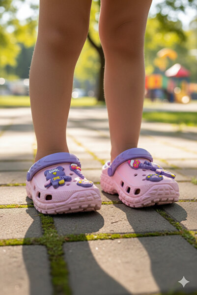 Beınsteps Çocuk Terlik Emoji Figürlü Okul Kreş Plaj Havuz Günlük Kız Çocuk Terlik & Sandalet