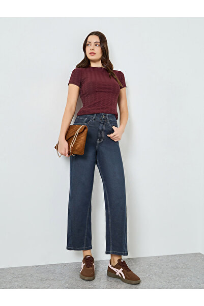 Styli تيشيرت نسائي ضيق من قماش قماش جاكار