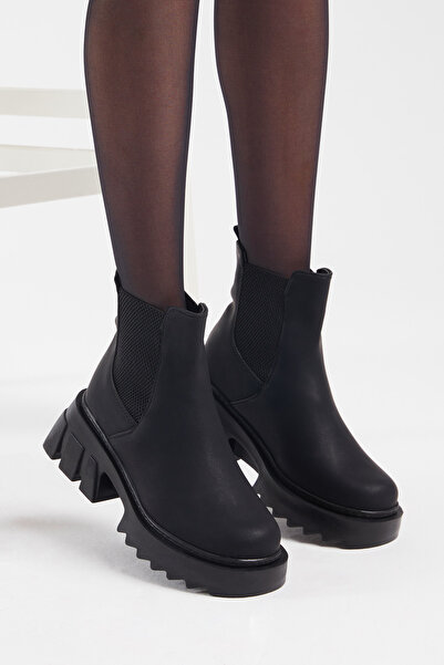 Tonny Black Kadın Siyah Cilt Rahat Kalıp Kalın Taban Lastikli Bot