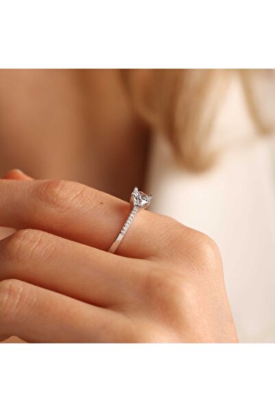 Sembol Gold Beyaz Altın Tektaş Yüzük