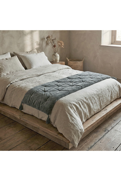 Penelope سجادة سرير نورا مزينة بالشراشيب مقاس 70×220 سم باللون الرمادي الداكن