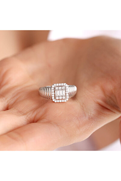 Sembol Gold Beyaz Altın Baget Yüzük Parçalı Form