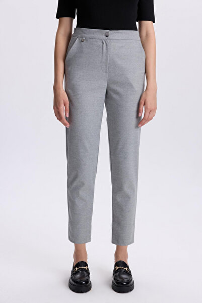 Zühre بنطلون رمادي ضيق الساقين 0203