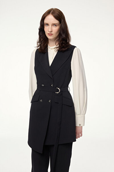 Zühre Costum negru cu guler dublu, centură și combinație triplă S.kabuk 0911