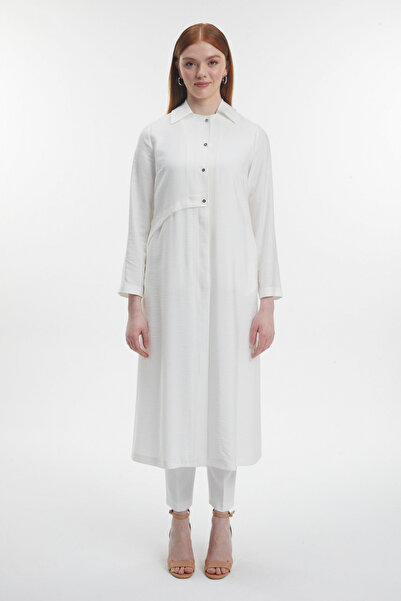 Zühre Сорочка з коміром на ґудзиках, з деталями на спині, екрю, одягається че...