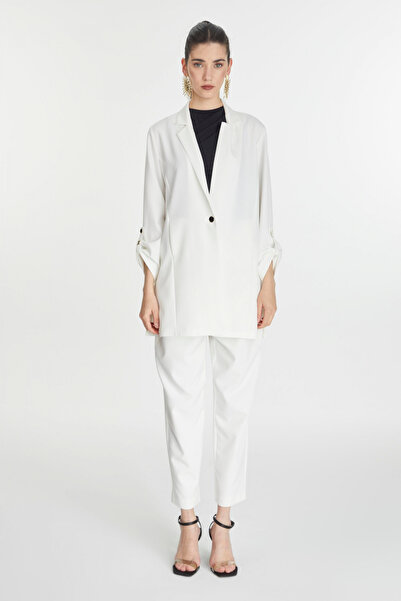 Zühre طقم سترة وبنطلون بتفاصيل أكمام مميزة، لون إكرو 1144