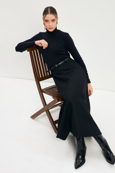 Zühre Kemerli Düz Kesim Uzun Siyah Etek 0158