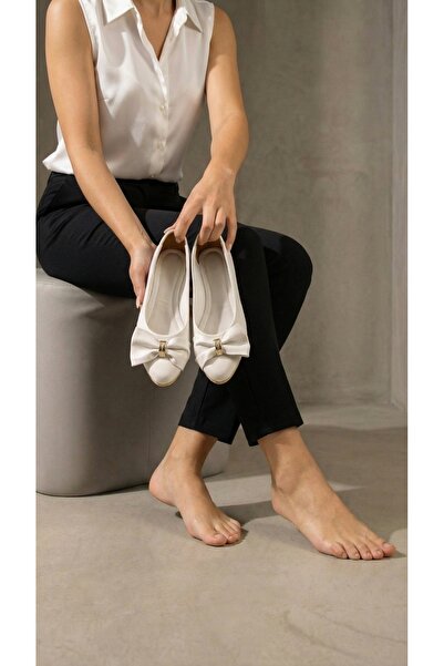 Beyond Balerini de damă din piele albă cu cataramă și fundă, 1,5 cm BYNDİMJ02