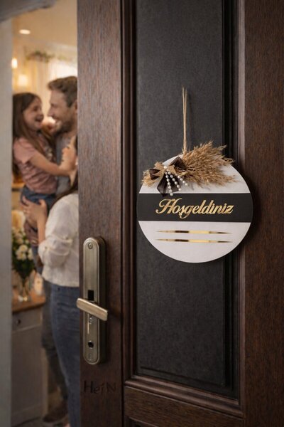 HeiN Hoşgeldiniz Yazılı Aynalı Pleksi Ahşap Kapı Süsü