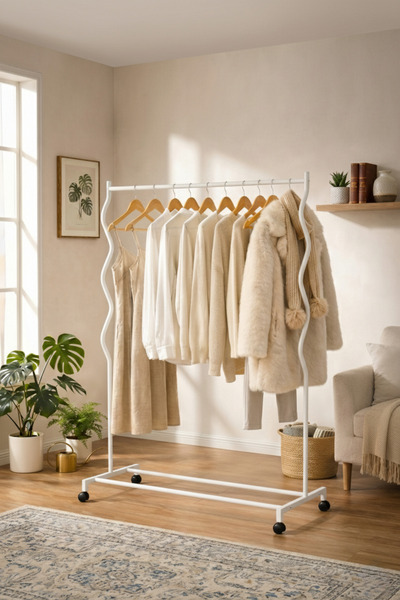 ARVİONHOME Modern Lüks Beyaz Desenli Metal Tekerlekli Konfeksiyon Askılığı ve...