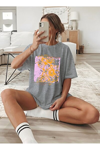 caddekombin Жіноча сіра футболка з принтом у вигляді помаранчевих квітів, спе...