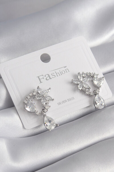 Skygo أقراط نسائية نحاسية فضية اللون مرصعة بحجر الزركون على شكل زهرة - TJ-BKP...