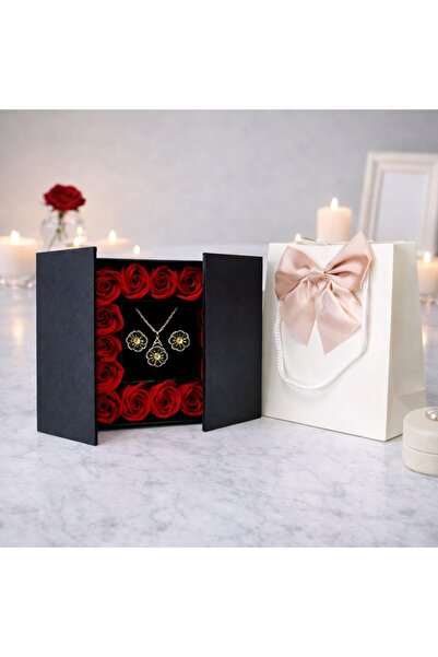 velve Rose box and Power of Attraction jewelry set, Black, Black