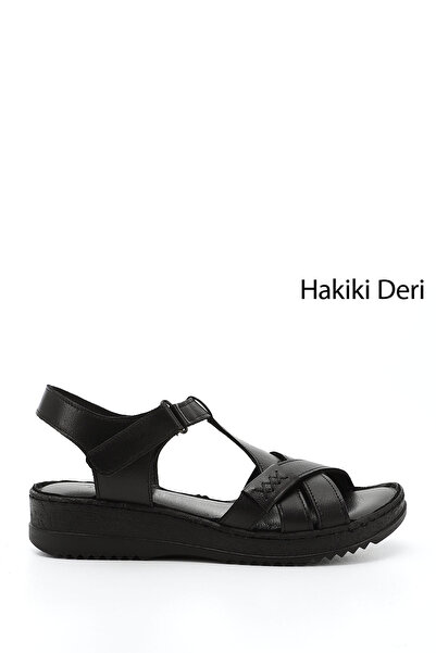 GÖNDERİ(R) صنادل نسائية/بناتية من الجلد الطبيعي بكعب عريض وشريط فيلكرو أسود