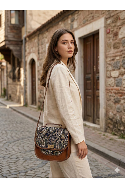 STAMBOUL حقيبة نسائية من التنجيد - هدية عيد الحب مصنوعة يدويًا بنمط الشال