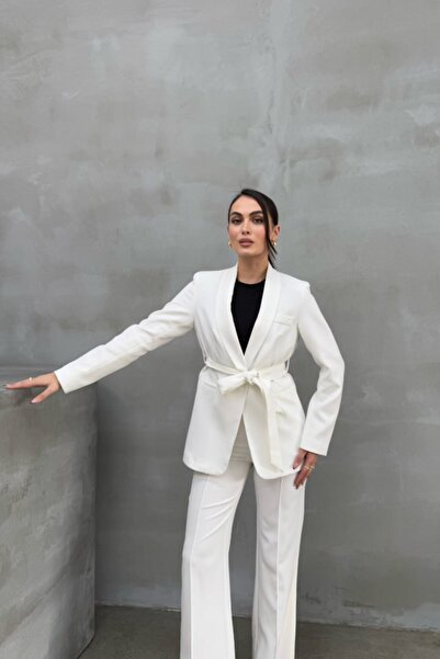 ZF BUTİK Costum de damă cu blazer cu curea și pantaloni