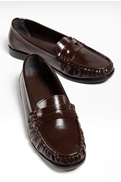 senzora Mocasini de damă din piele lacuită maro, pantofi casual cu talpă joasă