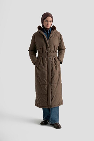 Armine TREND Boydan Fermuarlı Aller Detaylı Kemerli Kapüşonu Kürklü Mont Kahv...