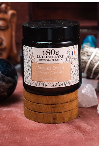 Namaruna Lumânare parfumată cu migdale dulci Le Chatelard 1802 — 80 g