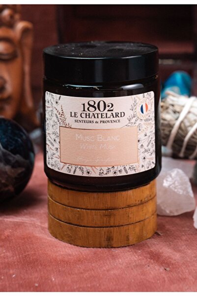 Namaruna Lumânare parfumată Le Chatelard 1802 cu mosc alb — 80 g