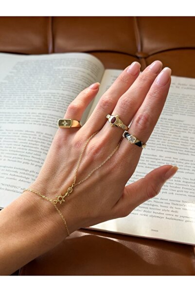 Twenty Eight خاتم ذهبي مفصل بحجر ذهبي قابل للتعديل