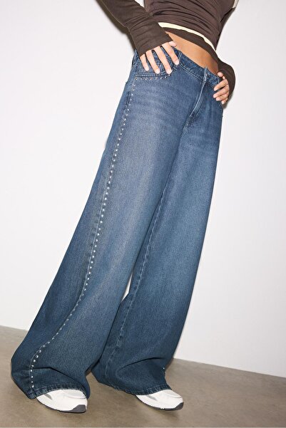 Stradivarius Kalp zımba detaylı geniş paça jean