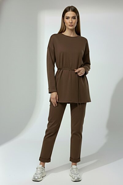 Loreen Жіноча блузка з низькими плечима, деталізована зав'язками та аксесуара...