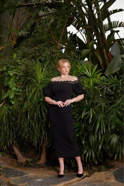 Stylish Stylish black dress with a plain belt