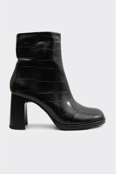 derinet Kalın Topuk Fermuarlı Kadın Bot