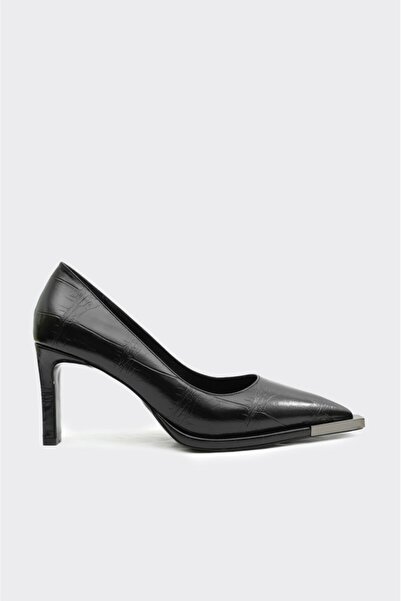 derinet Burun Kısmı Aksesuarlı Kadın Stiletto