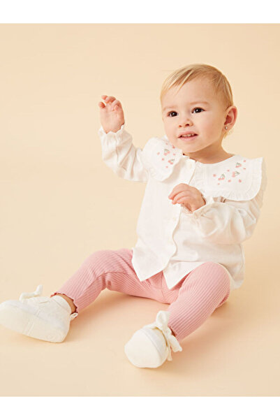 LC Waikiki RMZ GİYİM FARKIYA قميص وبنطلون ضيق مطرز بياقة روبا للفتيات الصغيرا...