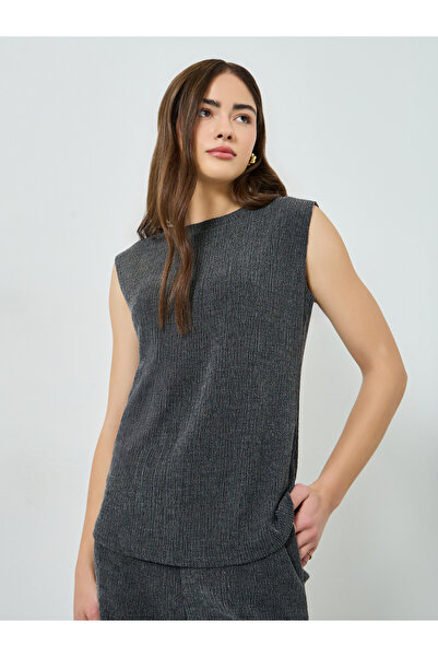 Styli Charcoal Textured Crepe Knit Top