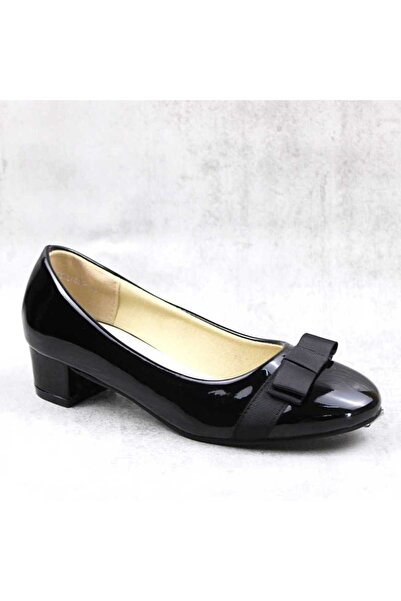 mm Elegant women's shoes, patent leather, accessorized with a bow LBS-LF629-B...