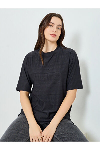 Styli تيشيرت نسائي بقصة قصة مريحة وحافة غير متساوية