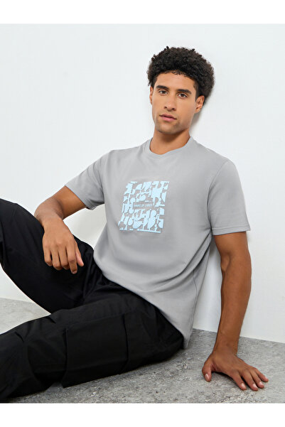 Styli Men Grey Graphic Print Regular Fit T-Shirt