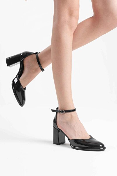 BellaPiede حذاء بكعب نسائي من الجلد الأسود اللامع BP18MS04A