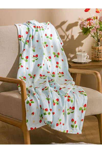 LC Waikiki Rmz Gi̇yi̇m Farkiyla Strawberry Ba Printed V Ba Blanket 100X150 cm