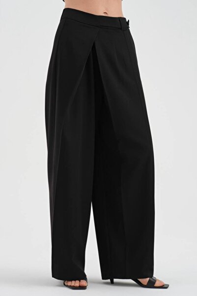 tw3 Pantaloni de damă cu design detaliat și închidere cu nasturi în față