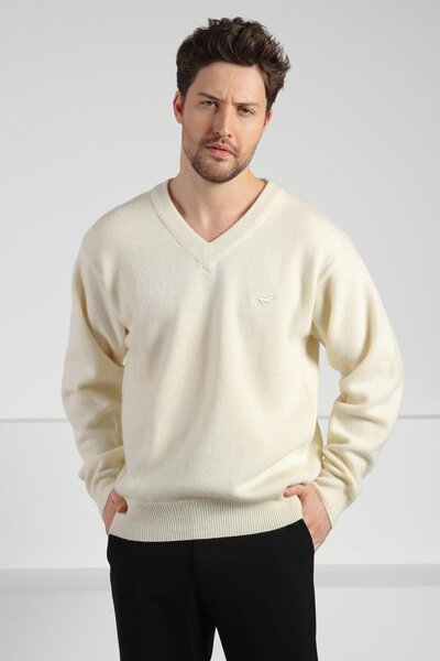 Ferraro Ecru V-Neck Men's Long Sleeve 100% Lamb Wool Knitwear Sweater