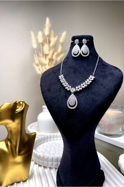 Luxiva Gümüş kaplama premium zirkon taşlı kolye küpe takı hediye seti