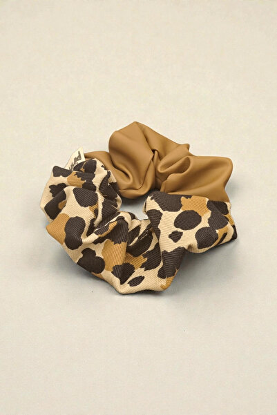 Pirene Leo Nova Scrunchie – Leather Look & Leopard Detailed Design Hair Clip